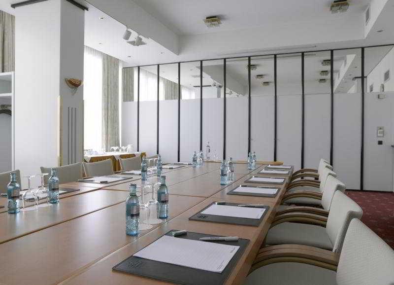 Holiday Inn Munich-Schwabing Facilities photo